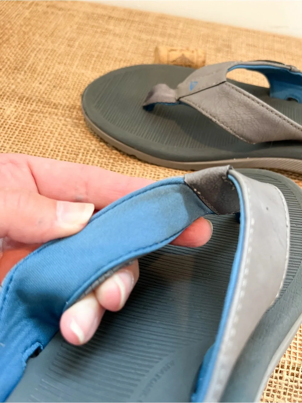 Reef Men’s Santa Ana Thong Flip Flop Sandals Size 8